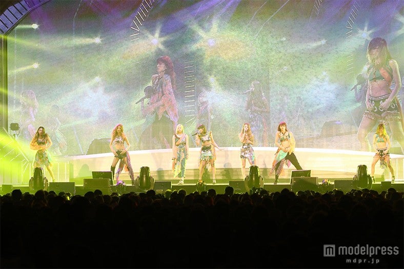 Flower、艷やかセクシーパフォーマンスで本領発揮