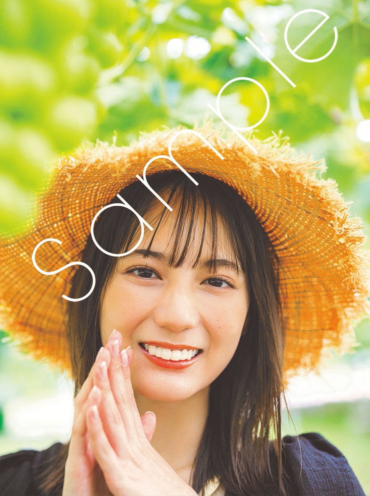 小坂菜緒カード3／撮影：藤原宏（提供写真）