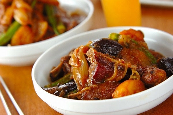 骨付き豚バラ肉と野菜の甘辛煮