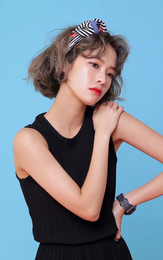 ユニークストライプパターン配色スカーフ・全4色「DHOLIC」2,138円（税込）／画像提供：DHOLIC