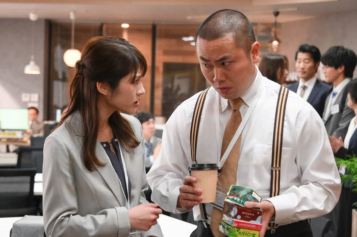 若月佑美、岡部大/「私の家政夫ナギサさん」より(C)TBS