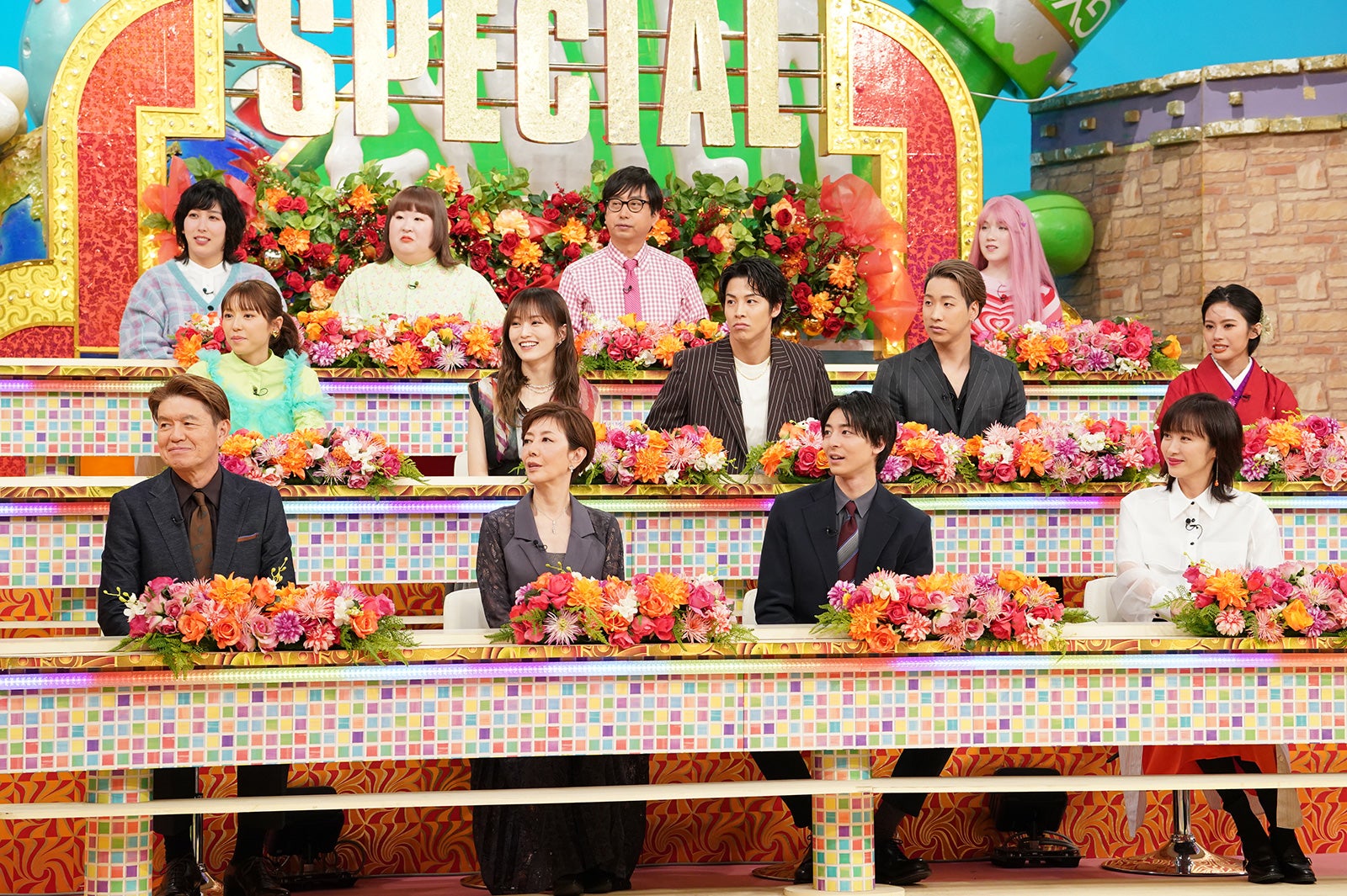 （前列左から）ヒロミ、戸田恵子、高杉真宙、山口もえ（中列左から）若槻千夏、山本彩、RIKU、陣、安斉星来（後列左から）ゆめっち、かなで、おいでやす小田、おじゃす（C）日本テレビ
