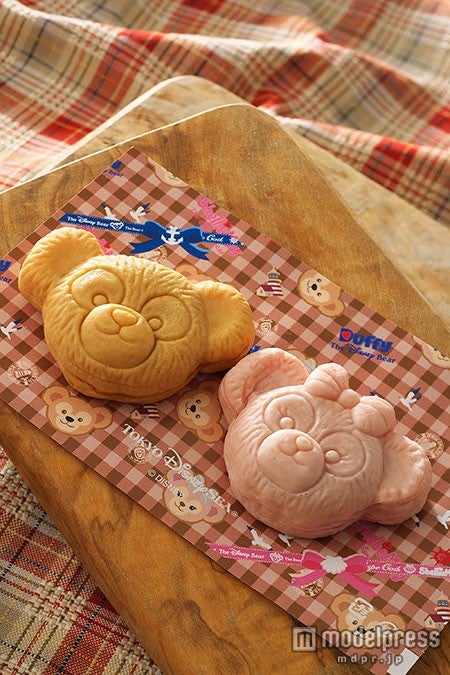 ハッピーフレンズ（チョコレート＆ブルーベリー）￥430（C）Disney