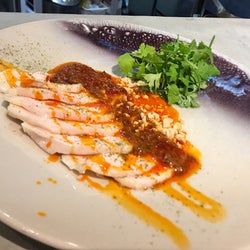 胸躍る街中華プライスで、シェフの絶品創作中華を!話題沸騰の新店・広尾の中華バル『coyacoya』
