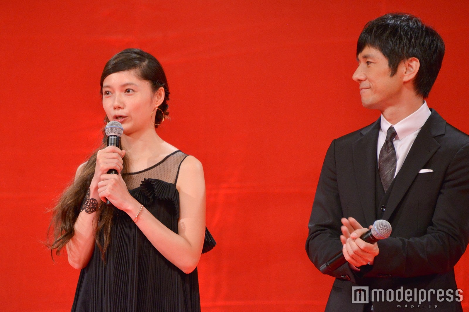 宮崎あおい＆西島秀俊（C）モデルプレス