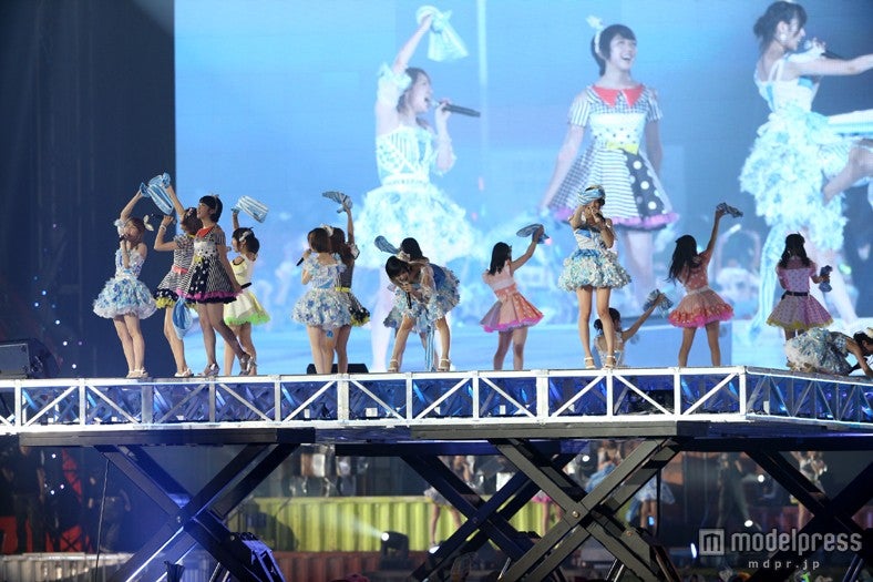 「AKB48 2013 真夏のドームツアー～まだまだ、やらなきゃいけないことがある～」ナゴヤドーム公演2日目より（C）AKS