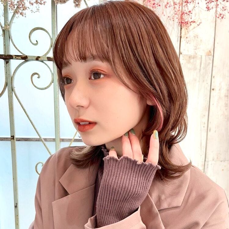 トレンドの イヤリングカラー に挑戦 ピンクがチラッと見える可愛い髪色をご紹介 モデルプレス トレンドの イヤリングカラー に挑戦 ピンクがチラッと見える可愛い髪色をご紹介 モデルプレス