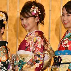 （左から）末井櫻子さん、三関紗彩さん、梶愛海さん（C）モデルプレス