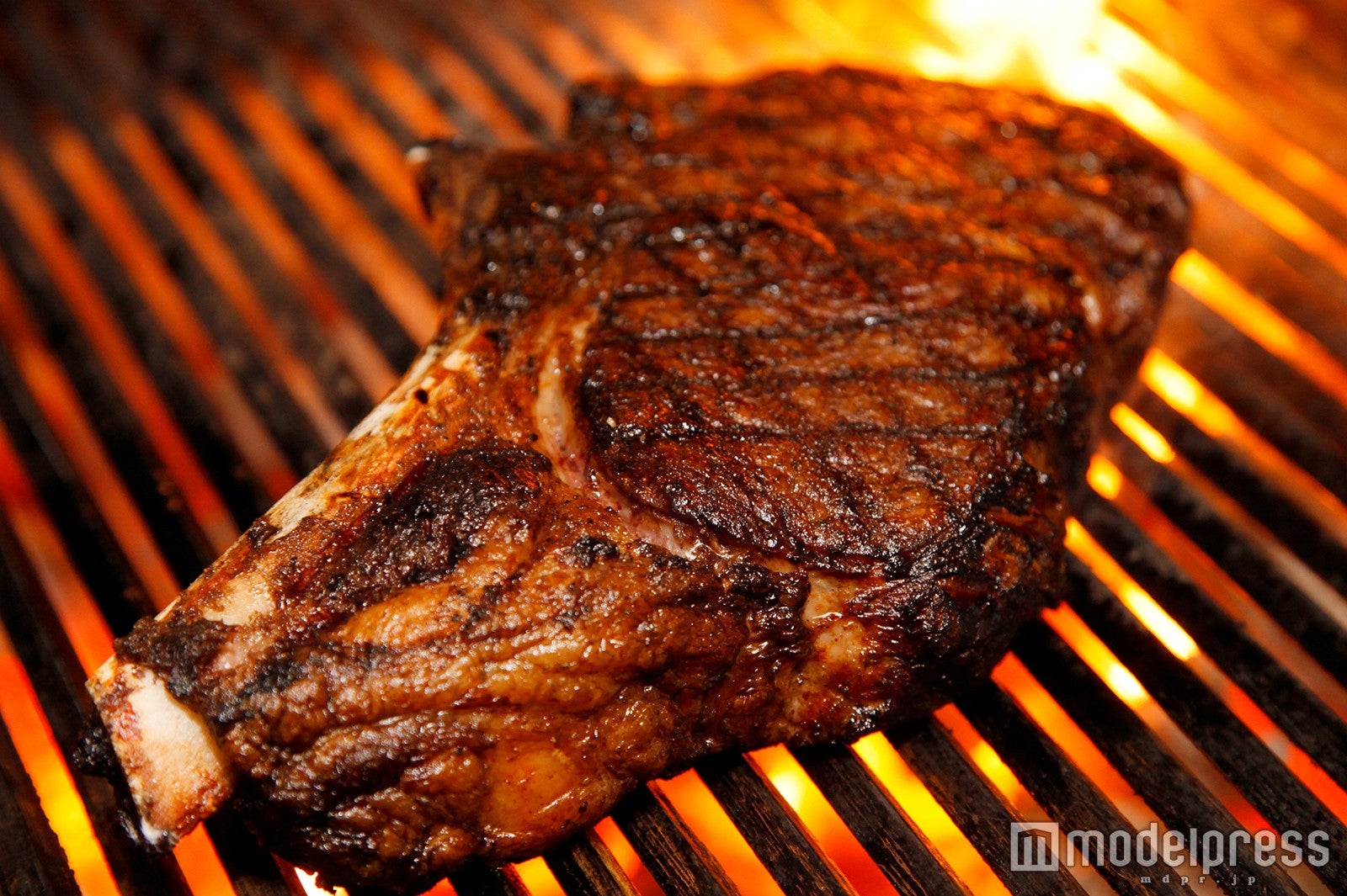 世界全店舗共通で28日熟成した牛ステーキ／画像提供：M・R・S