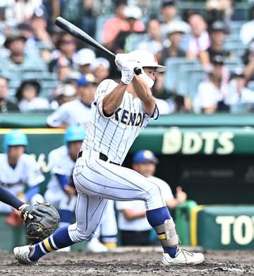 健大高崎が夏11年ぶりの3回戦進出！4番・佐藤が二刀流の大活躍 打って決勝適時打→投げて6回無失点 エース石垣が九回の大ピンチを併殺でしのぐ