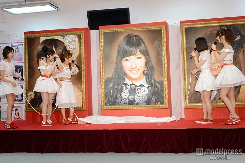 渡辺麻友の巨大肖像画が初お披露目