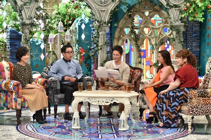 新番組「#nakedEve」初回スタジオの様子 (C)関西テレビ