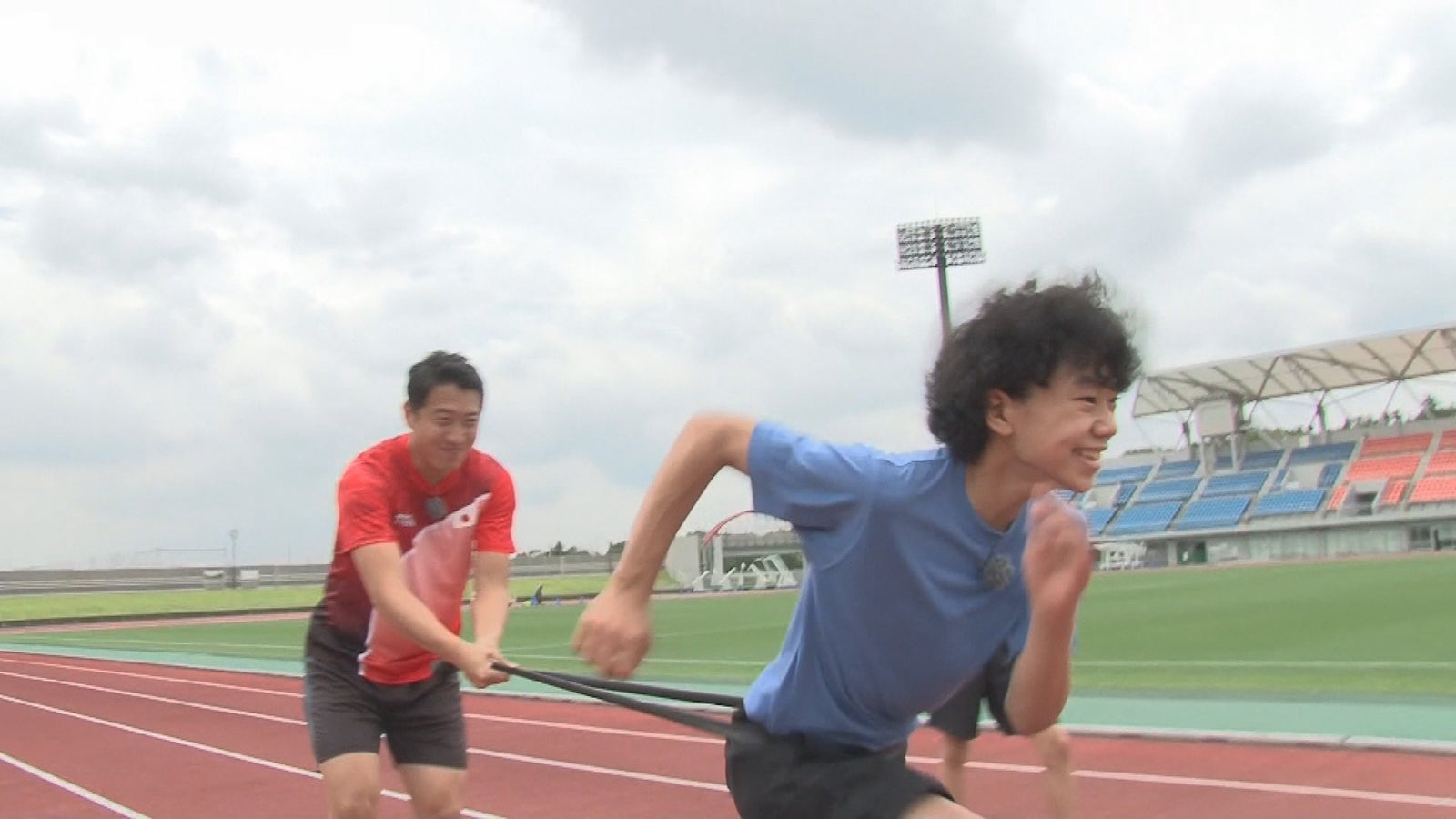 （右）ゲンタ（C）NHK