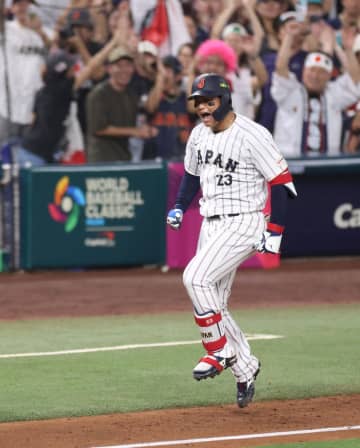 「森下くん、ごめんなさい」侍J敗退も 誠也と緊急交代→劇的3ラン活躍にSNSお詫び「周東だろ？と思ってごめん」「私が雑音でした」「すごい」 「自分がお茶点てポーズ忘れてたな」ツッコミも