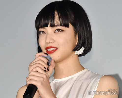 小松菜奈“壁に向かって三角座り”姿を岡田准一に目撃される「緊張マックスの状態」