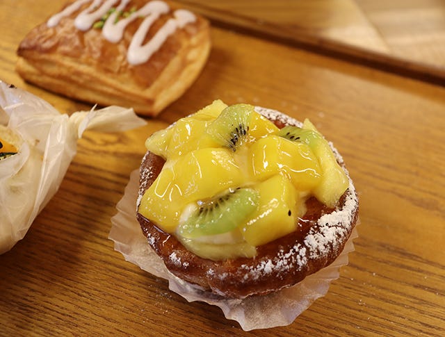 【1日約100種類】毎日買いに来る人も！地元の人に愛される「大阪のパン屋さん」