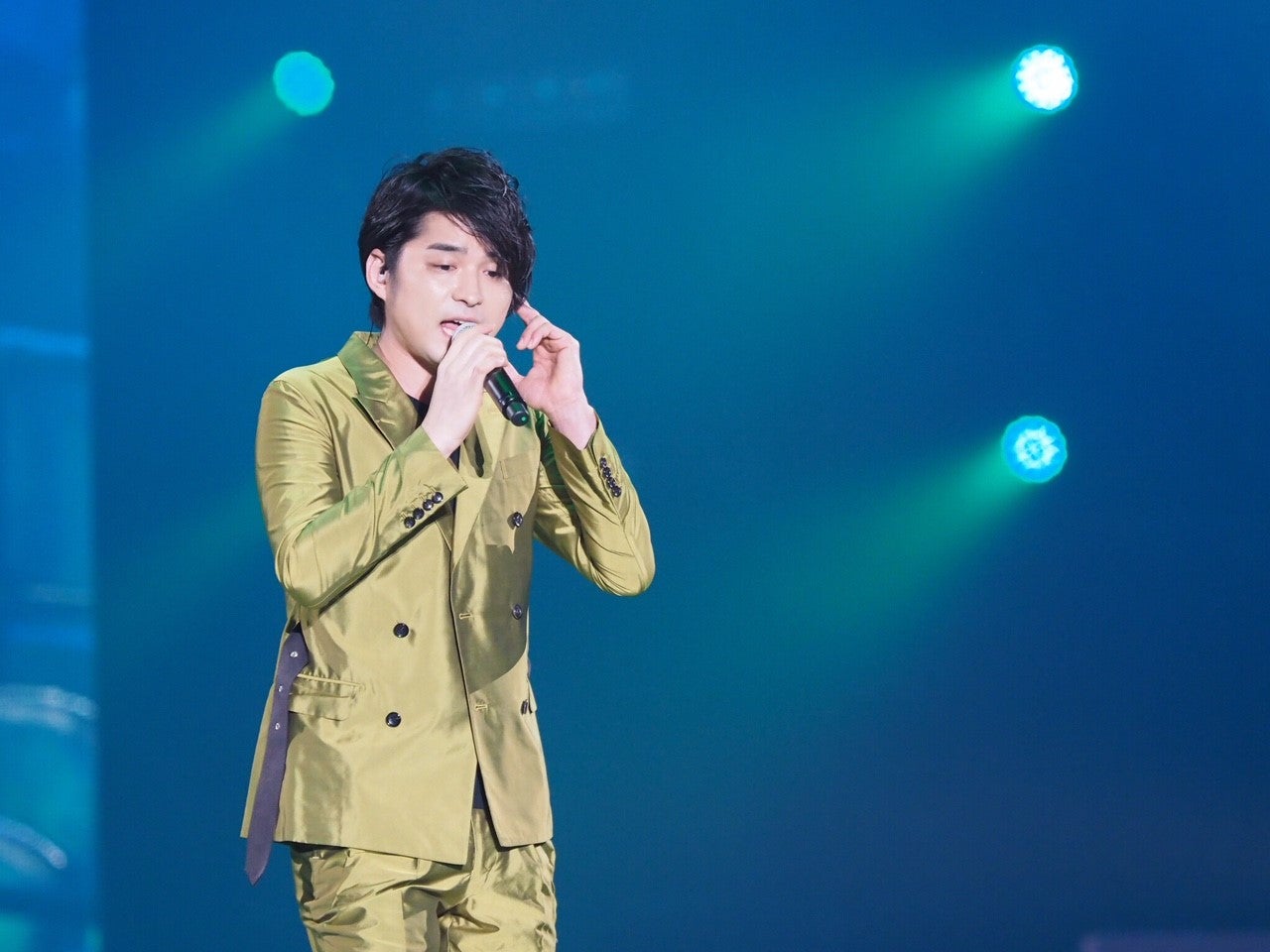 魅惑のバラードシンガー西浦秀樹「札幌コレクション2017」で大役　感動的美声に観客うっとり