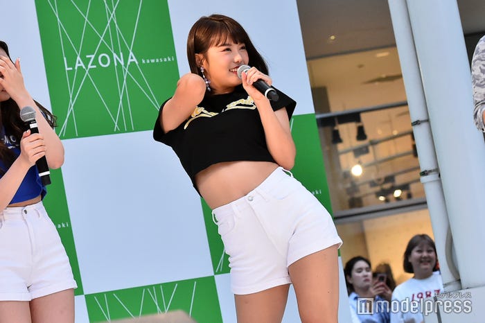 「35億」を披露するアイン (C)モデルプレス