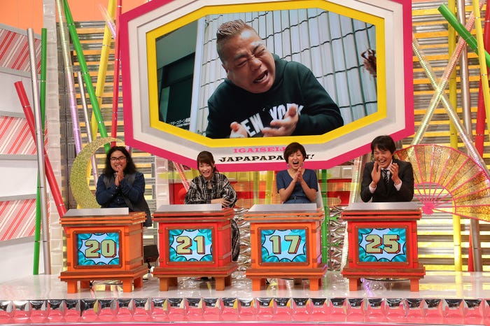 (左から)中岡創一、川栄李奈、三田寛子、千原ジュニア(画像提供:関西テレビ)