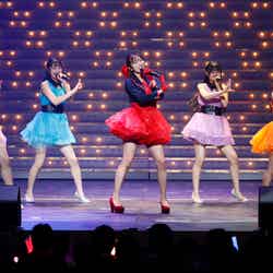 （中央）坂口理子／HKT48 8周年前夜祭コンサートの様子（C）AKS