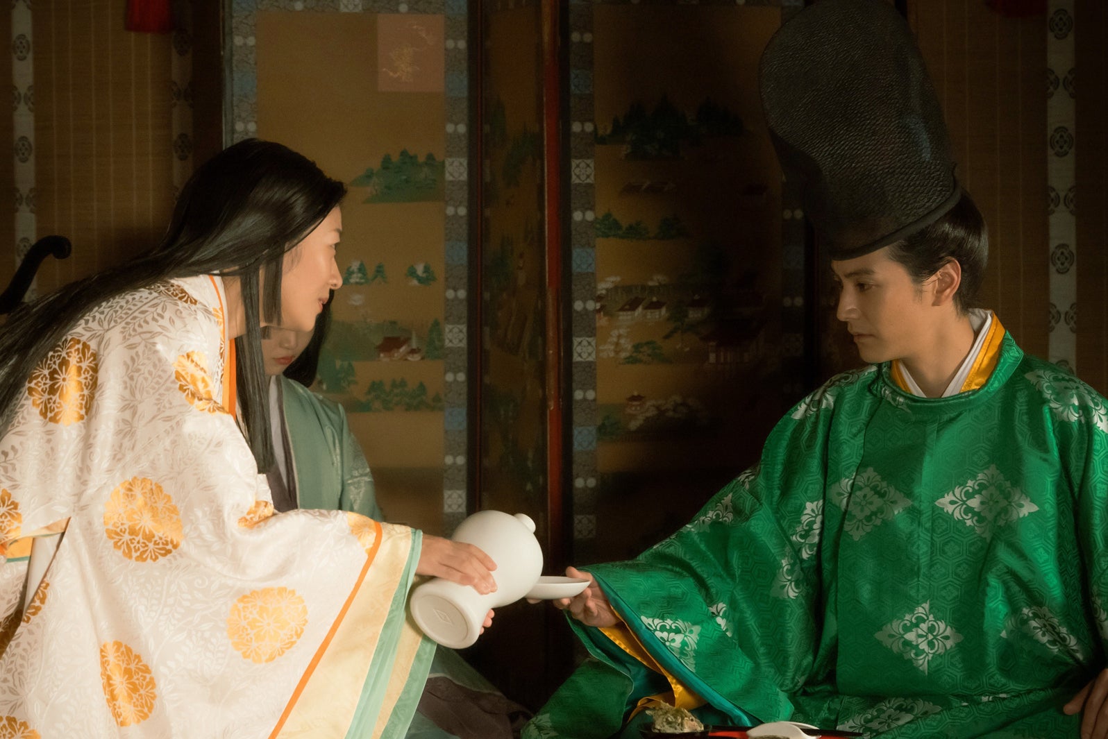 瀧内公美、渡邊圭祐「光る君へ」第38話（C）NHK