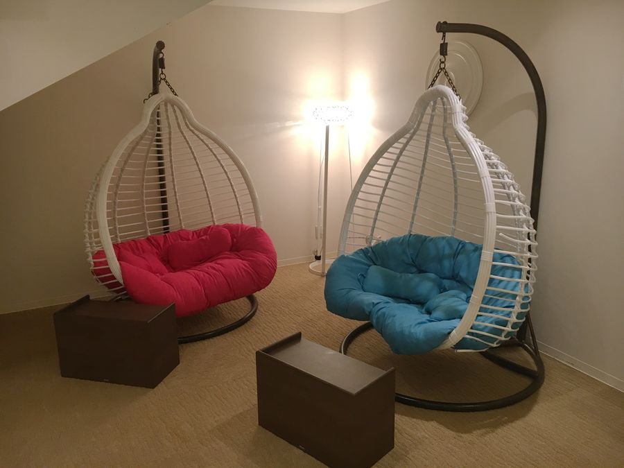 ゆりかごのようなイス