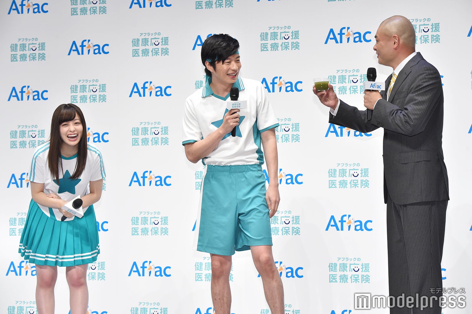 （左から）橋本環奈、田中圭、あばれる君（C）モデルプレス