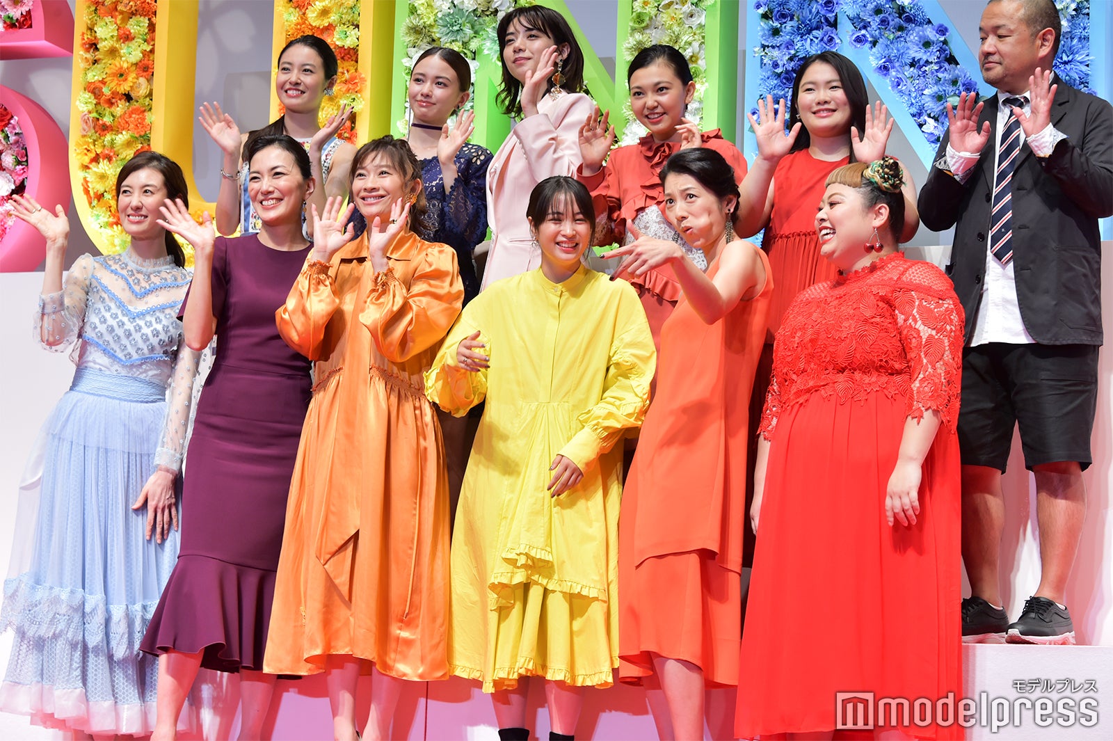 （後列左から）田辺桃子、山本舞香、池田エライザ、野田美桜、富田望生、大根仁監督（前列左から）ともさかりえ、板谷由夏、篠原涼子、広瀬すず、小池栄子、渡辺直美（C）モデルプレス