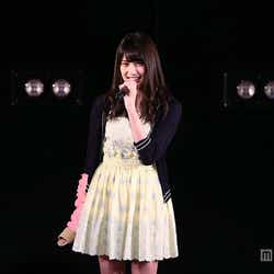 モデルプレス - AKB48入山杏奈、襲撃事件後初の劇場公演登場 ギプス姿で挨拶