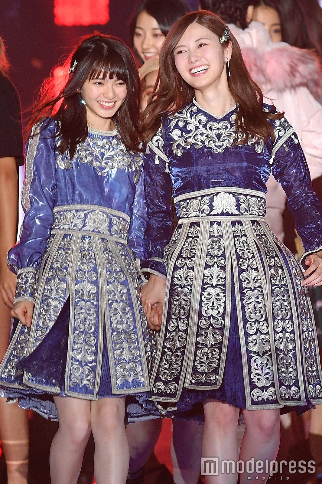 齋藤飛鳥＆白石麻衣／フィナーレより（C）モデルプレス