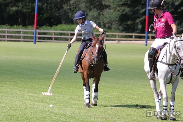 格式ある英国伝統のスポーツ、ポロに挑戦/画像提供:日本テレビ