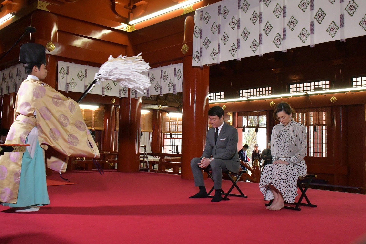 加藤浩次（中央）、米倉涼子（右）（C）Marvel Studios 2019