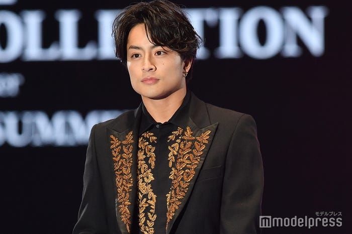 白濱亜嵐(黒髪)(C)モデルプレス