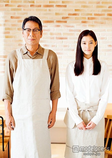 大杉漣、新木優子(C)「風のたより」製作委員会