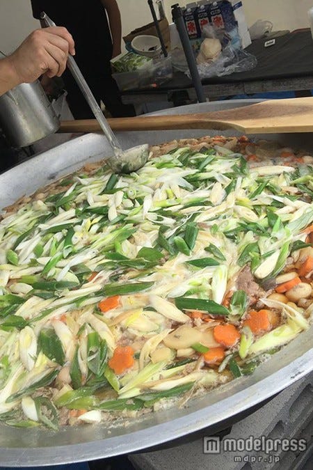 100cmの巨大ご当地鍋がずらり 一番美味しいグランプリを決定