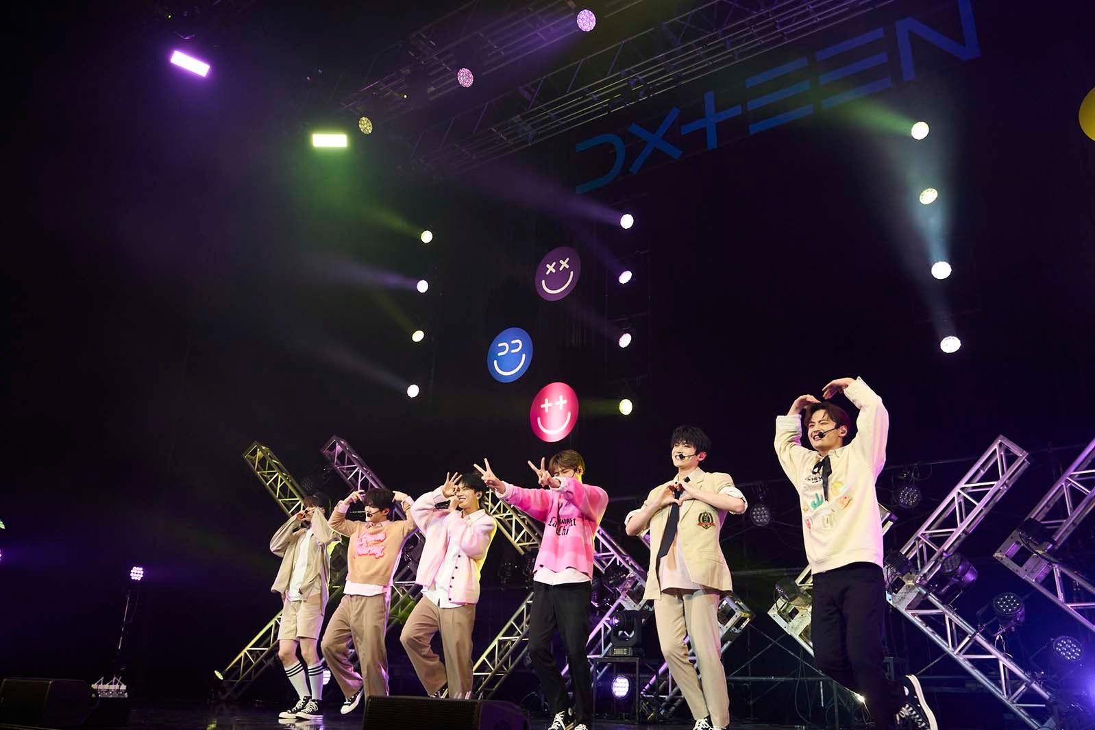 DXTEEN（C）LAPONE Entertainment