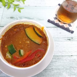 レンチンで手軽に本格味!ローソンのバターチキンカレーが衝撃のおいしさ!
