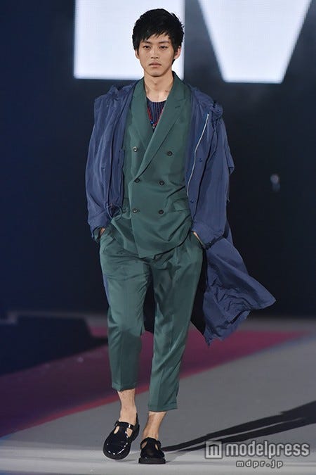 松坂桃李 サプライズ出演に女子興奮 俳優とモデルの違いを語る Girlsaward 15 S S モデルプレス 松坂桃李 サプライズ出演に女子興奮 俳優とモデルの違いを語る Girlsaward 15 S S モデルプレス