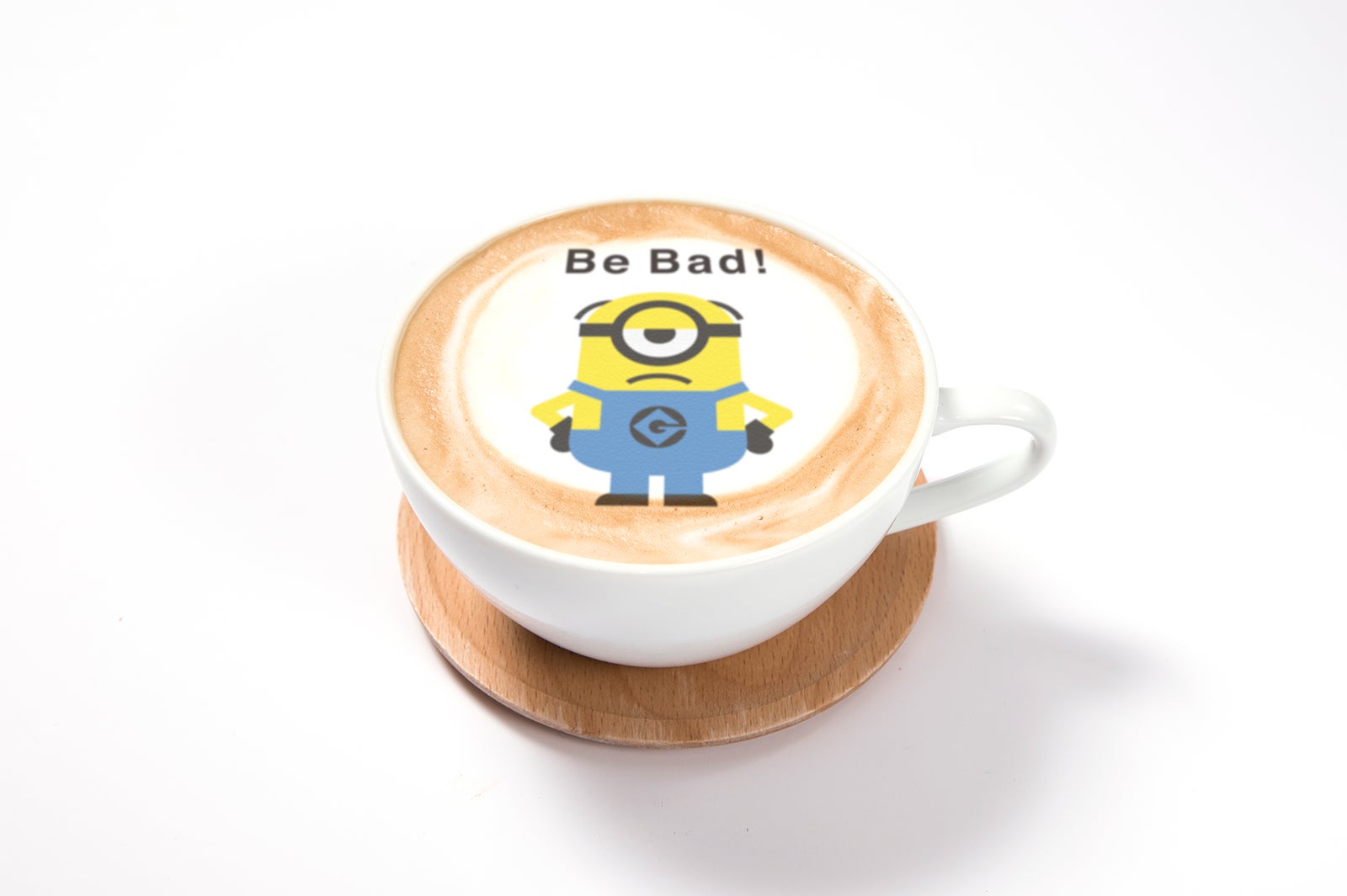 BE BAD！カフェラテ￥790（税抜）（C）Universal Studios．