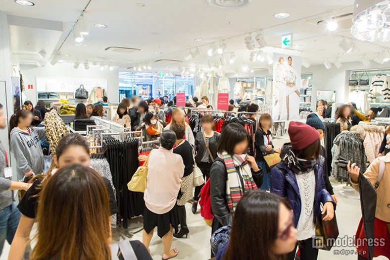 レディースは1～4階にわたって展開される