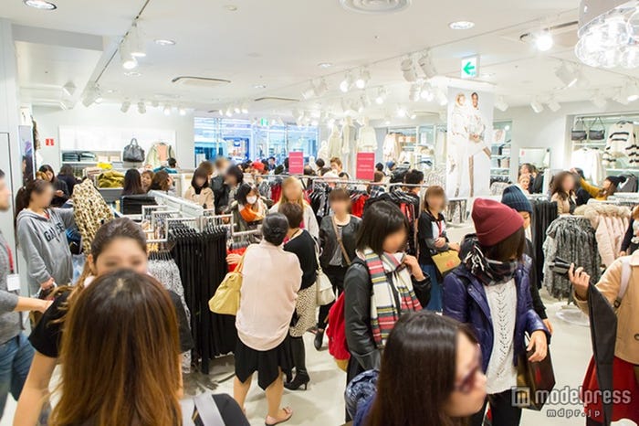 レディースは1~4階にわたって展開される
