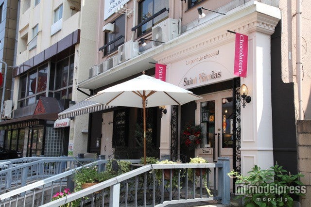 「ル・ポン・ド・ショコラ サンニコラ」香林坊店はまるでここだけが外国のよう