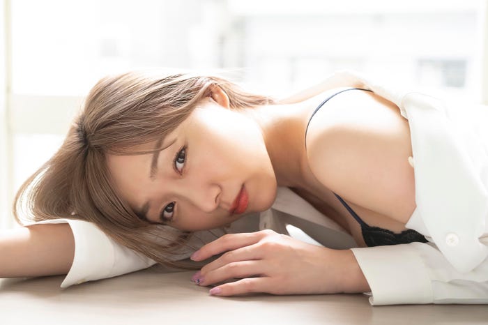 須田亜香里/ポストカード(提供写真)