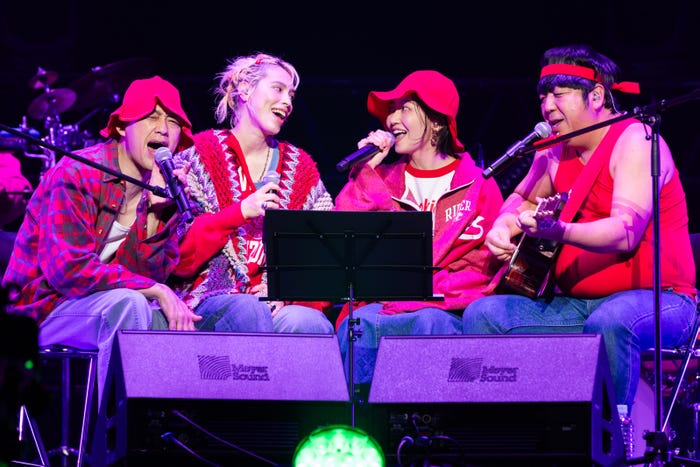 赤えんぴつ、chelmico「赤えんぴつ in 武道館」撮影:RyuyaAmao