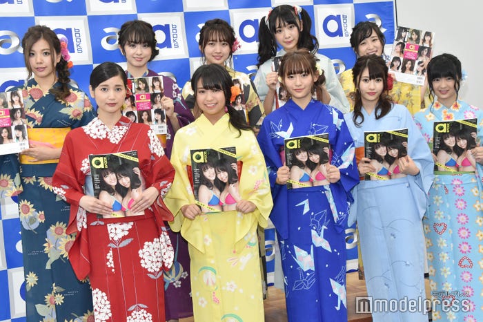 (前列左より)出口亜梨沙、大原優乃、浅川梨奈、莉音、石橋蛍(後列左より)倉田瑠夏、荒井レイラ、渡邉幸愛、真島なおみ、中崎絵梨奈 (C)モデルプレス