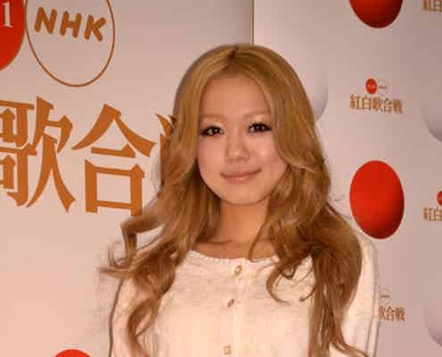 <紅白リハ>西野カナ、ミニスカで美脚をあらわに 「元気と笑顔を届けたい」