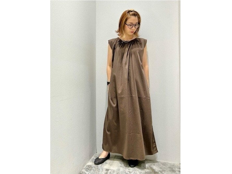 【OKコーデ】ブラウンなどのシックな色は残暑時にもぴったり　出典：WEAR