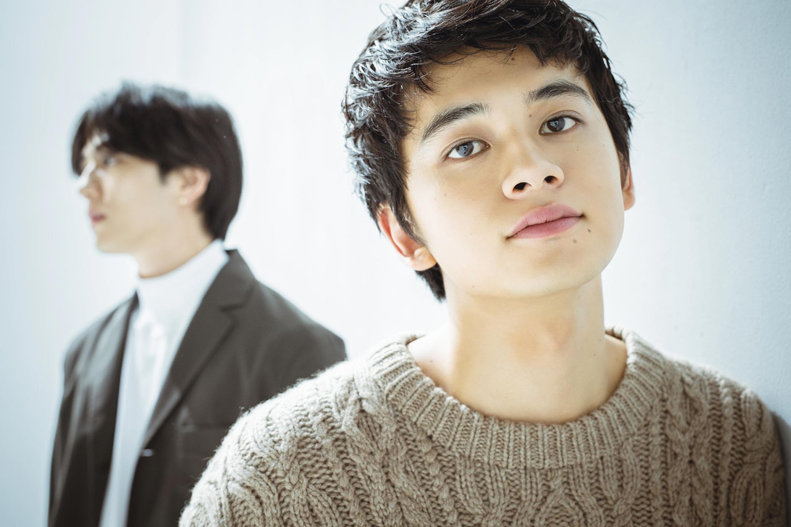 新田真剣佑、北村匠海（画像提供：白夜書房）