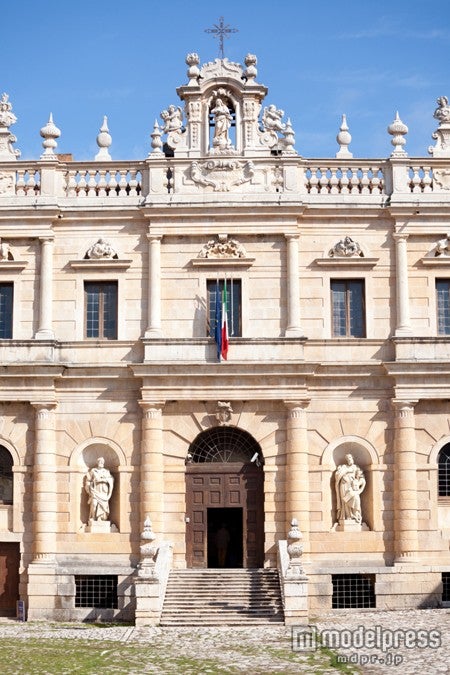 宇多田ヒカルが挙式したイタリア ポリニャーノ ア マーレの町ってどんなところ 女子旅プレス