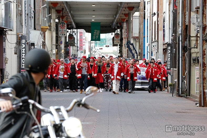 「HiGH＆LOW ～THE STORY OF S.W.O.R.D.～」第9話場面カット（画像提供：日本テレビ)